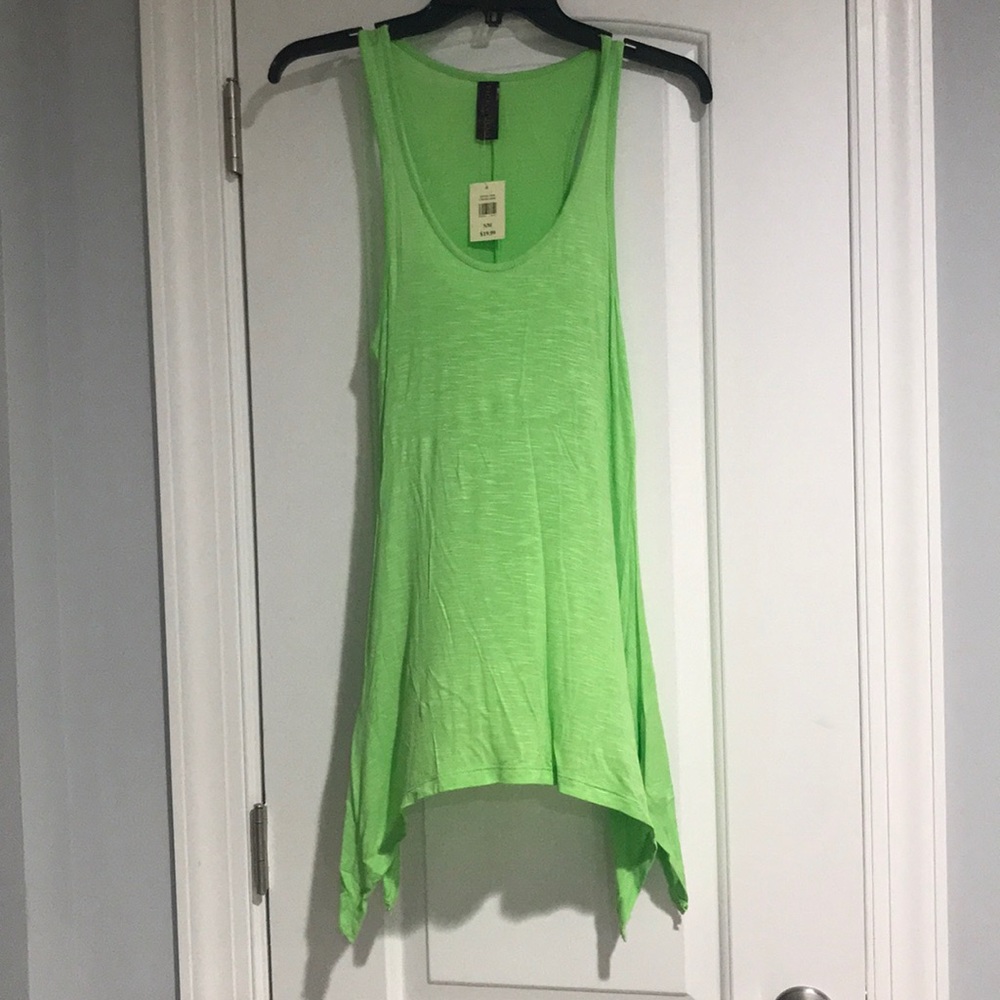 🔴 3/$30item Long scoop neck tank w/extended sides
